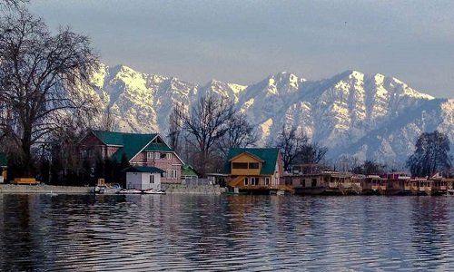 Nigeen Lake